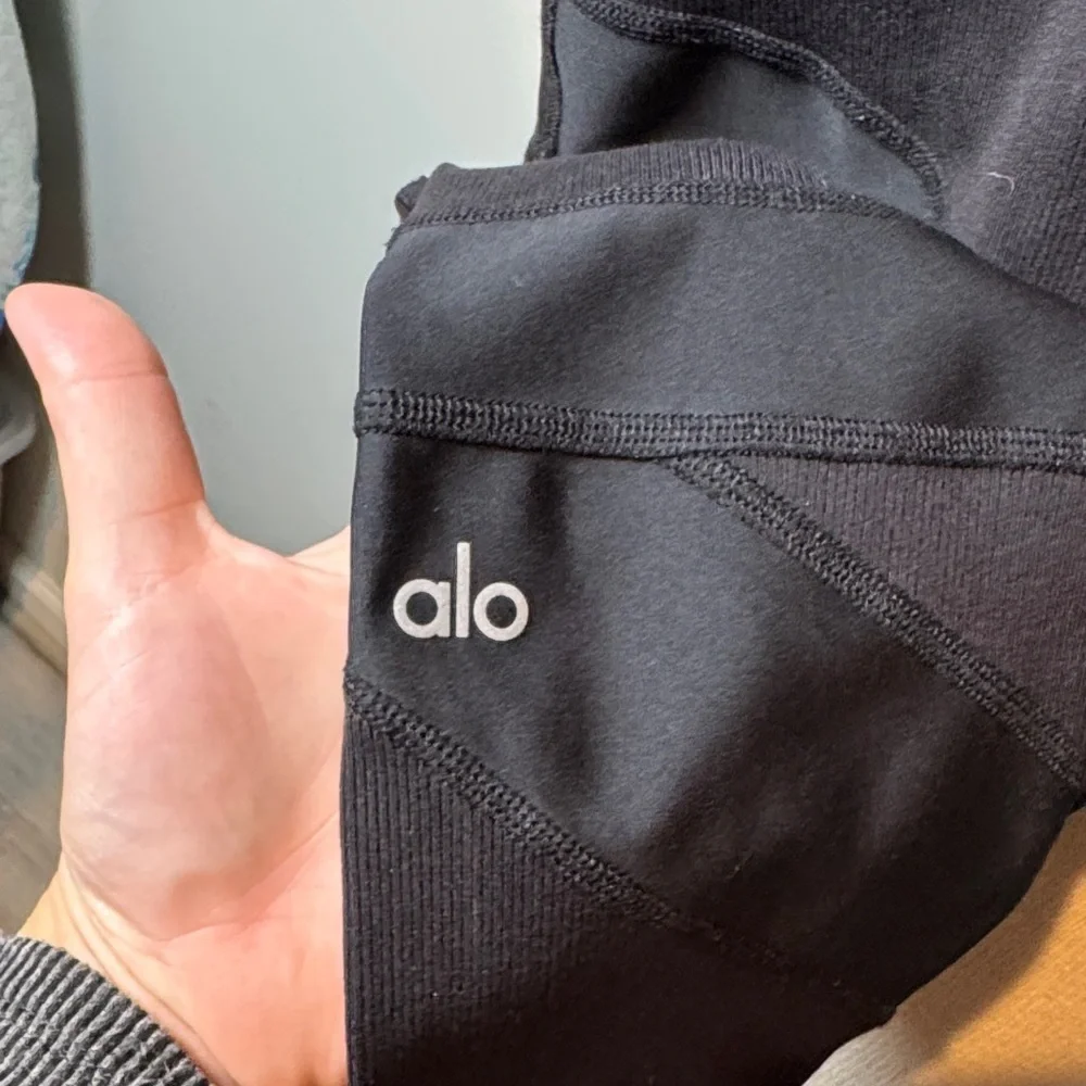 ALO Yoga black Leggings with cross cross design